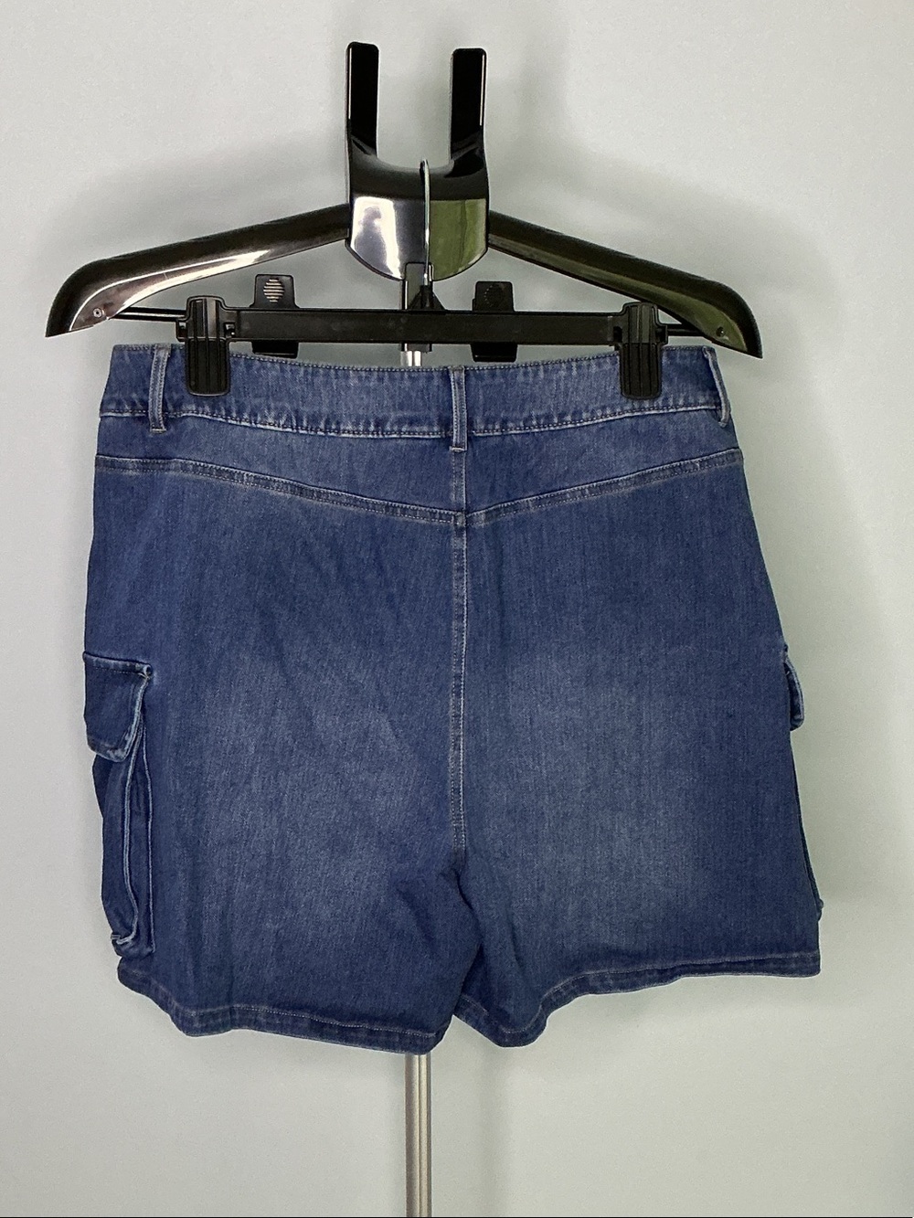 NWOT HALARA Blue Denim Cargo Shorts with Utility Pockets - Picture 3 of 8